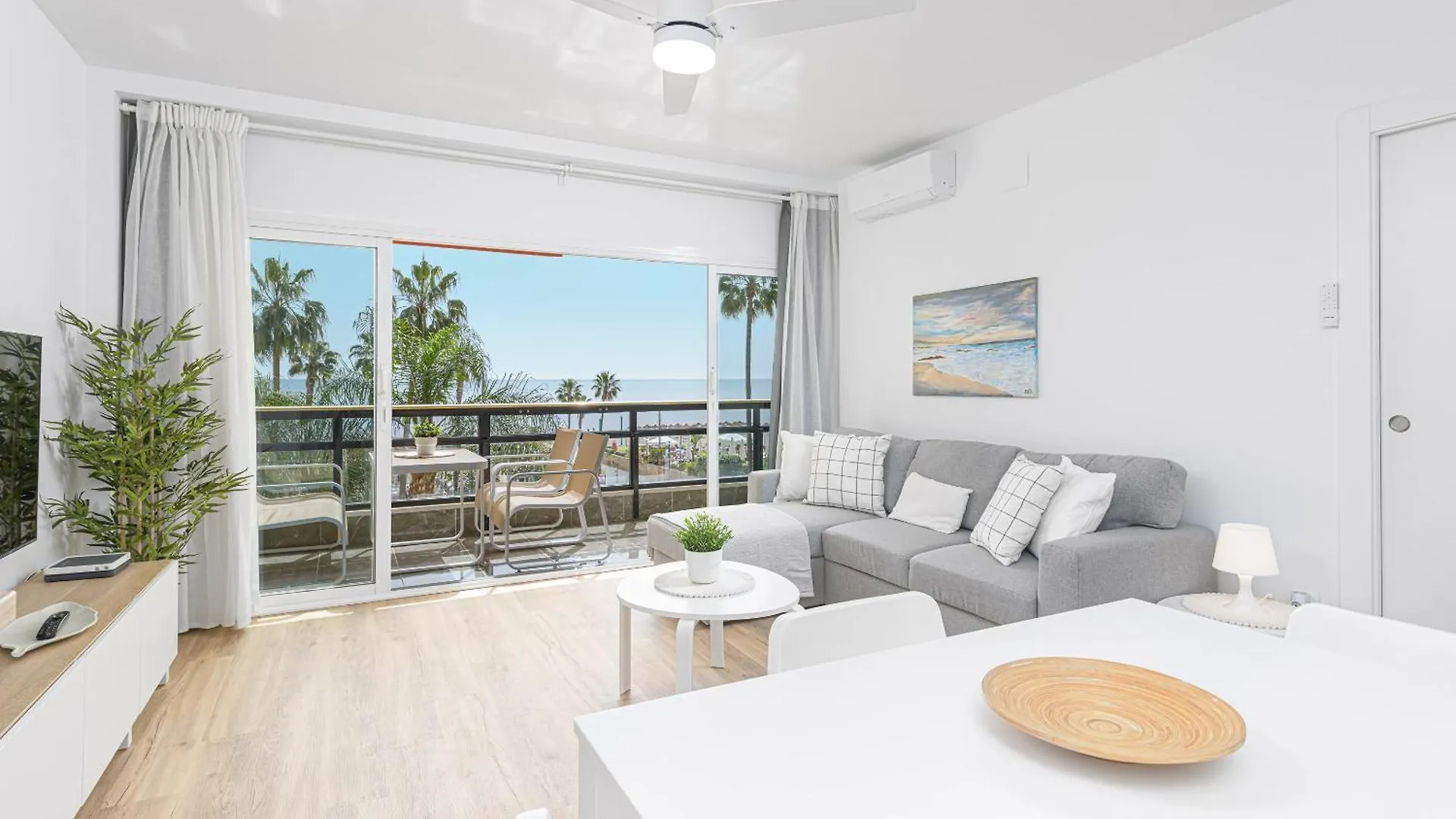 Amazing Carihuela View & Parking Apartment Torremolinos Spain
