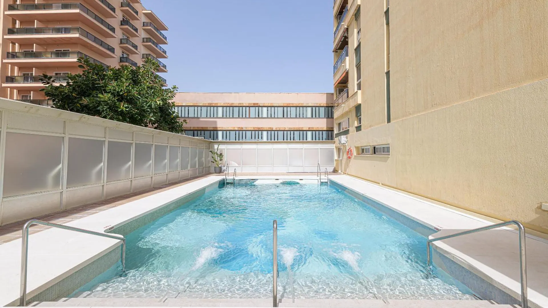 Amazing Carihuela View & Parking Apartment Torremolinos
