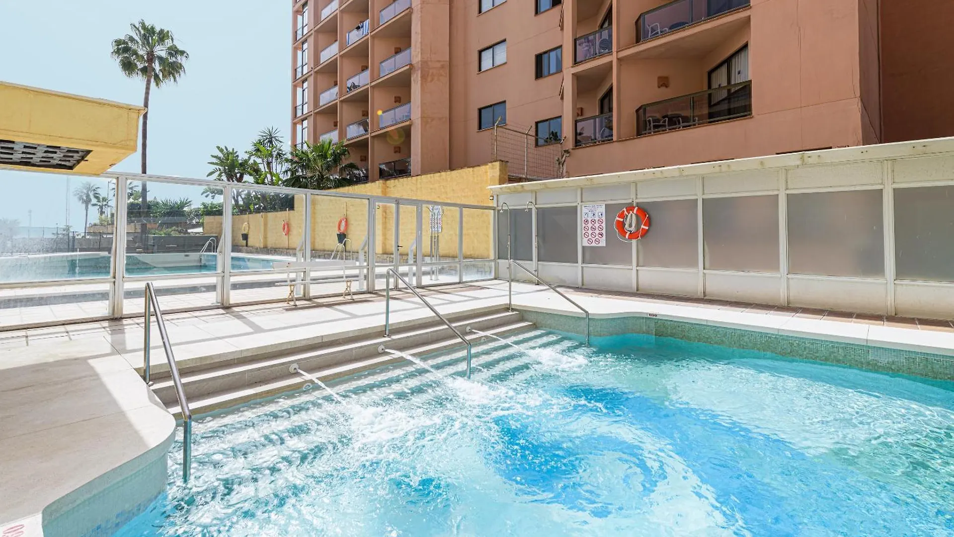 Amazing Carihuela View & Parking Apartment Torremolinos