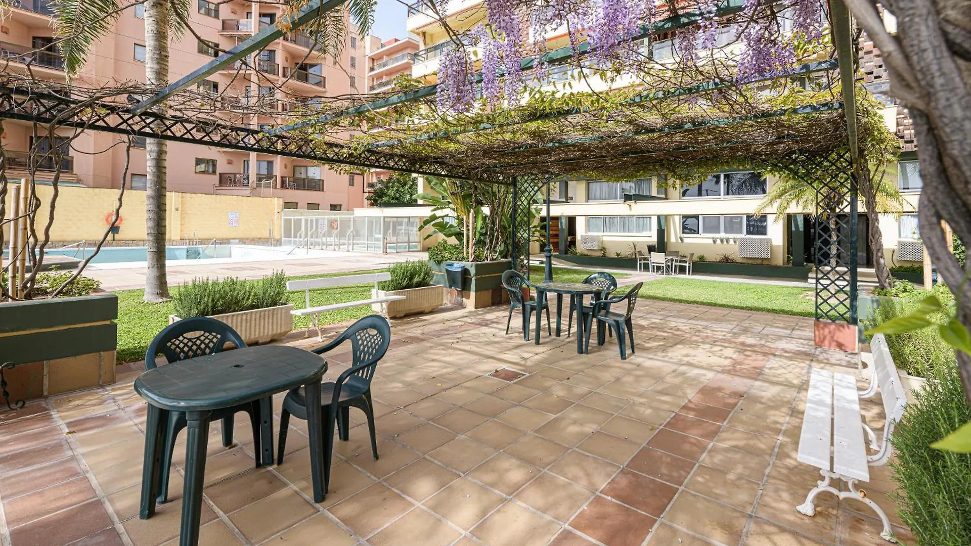 Amazing Carihuela View & Parking Apartment Torremolinos