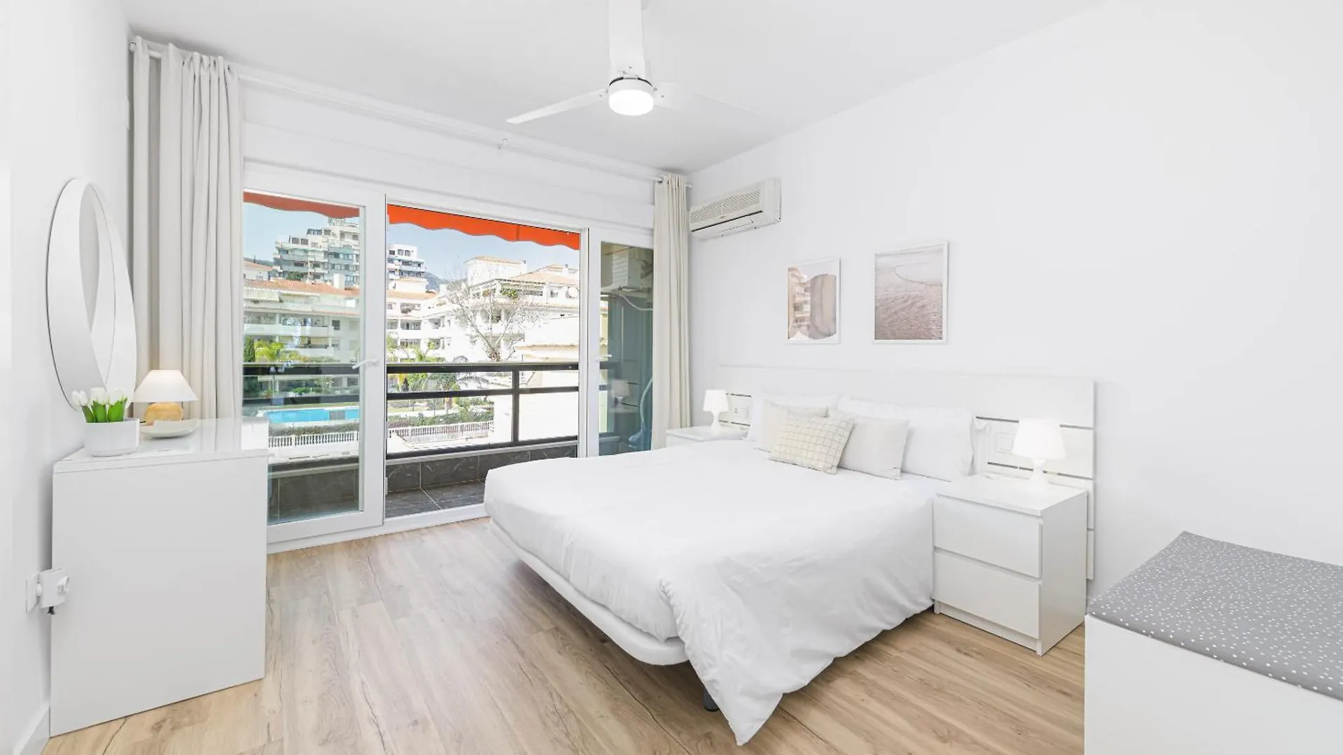 Amazing Carihuela View & Parking Apartment Torremolinos