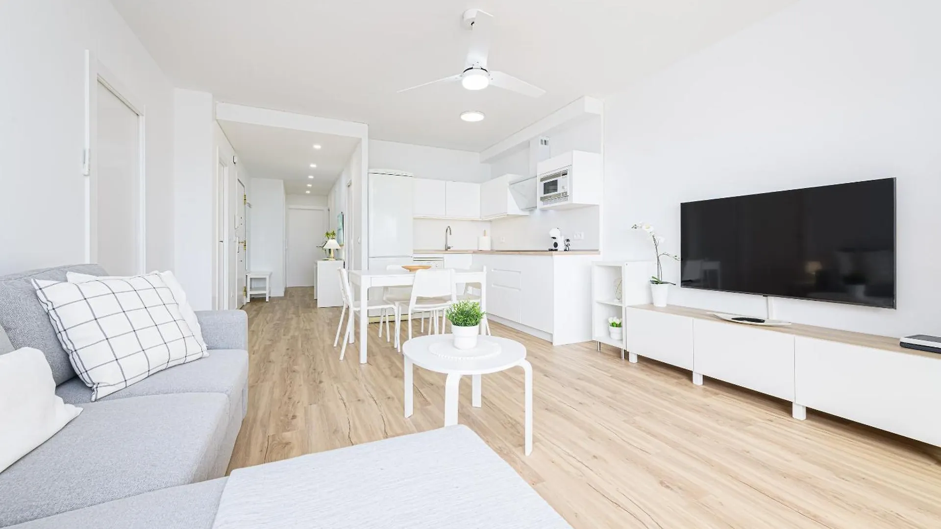 Amazing Carihuela View & Parking Apartment Torremolinos 0*,  Spain